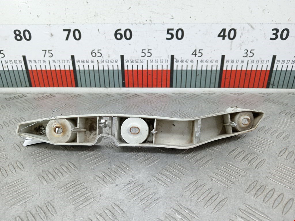 Кронштейн переднего бампера правый FORD Focus II 2005-2011