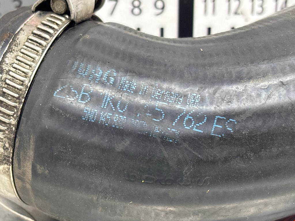 Патрубок интеркулера VOLKSWAGEN Passat B6 2005-2011