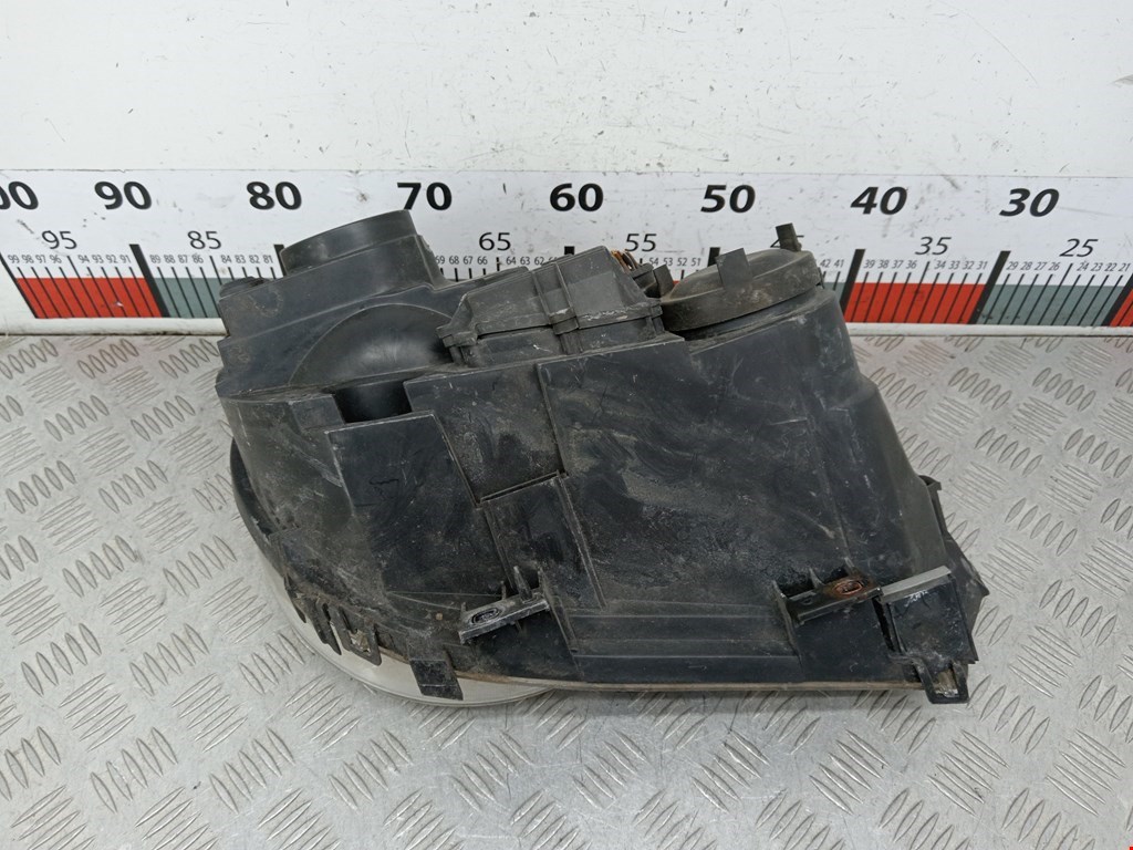 Фара левая VOLKSWAGEN Polo IV 2001-2009