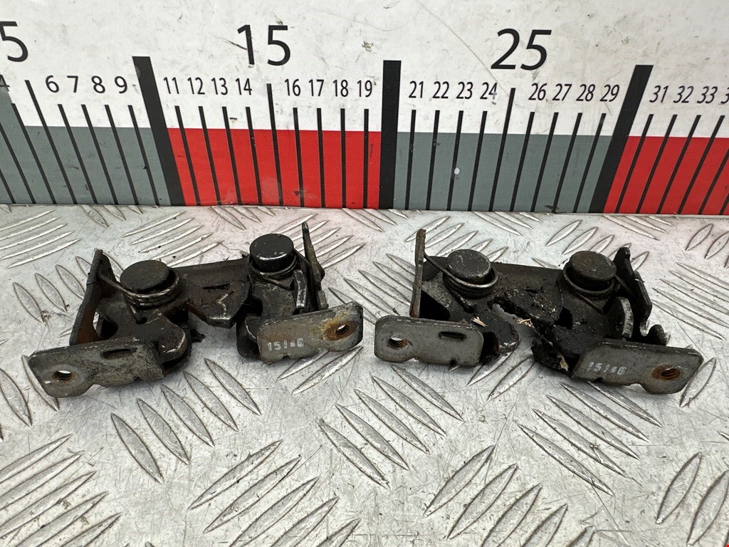 Замок капота BMW X3 E83 2003-2010