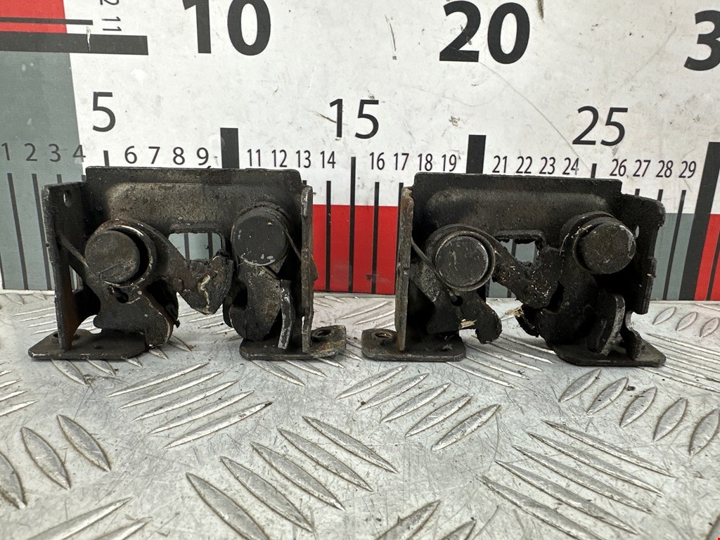 Замок капота BMW X3 E83 2003-2010