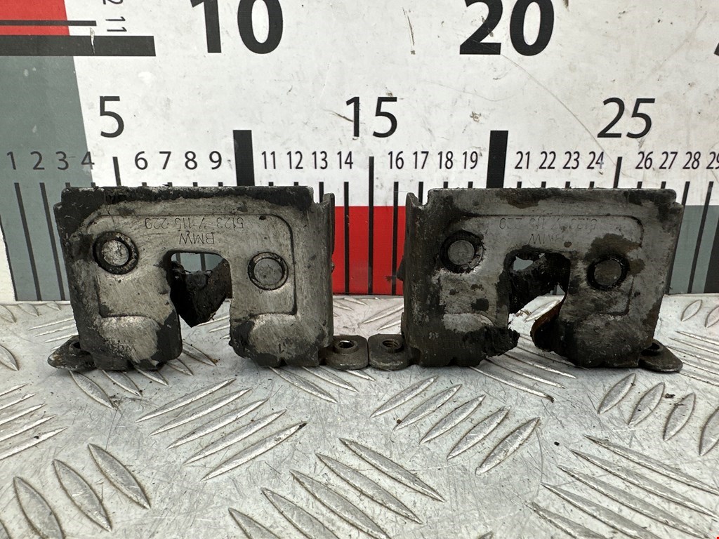 Замок капота BMW X3 E83 2003-2010