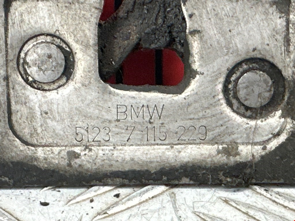 Замок капота BMW X3 E83 2003-2010