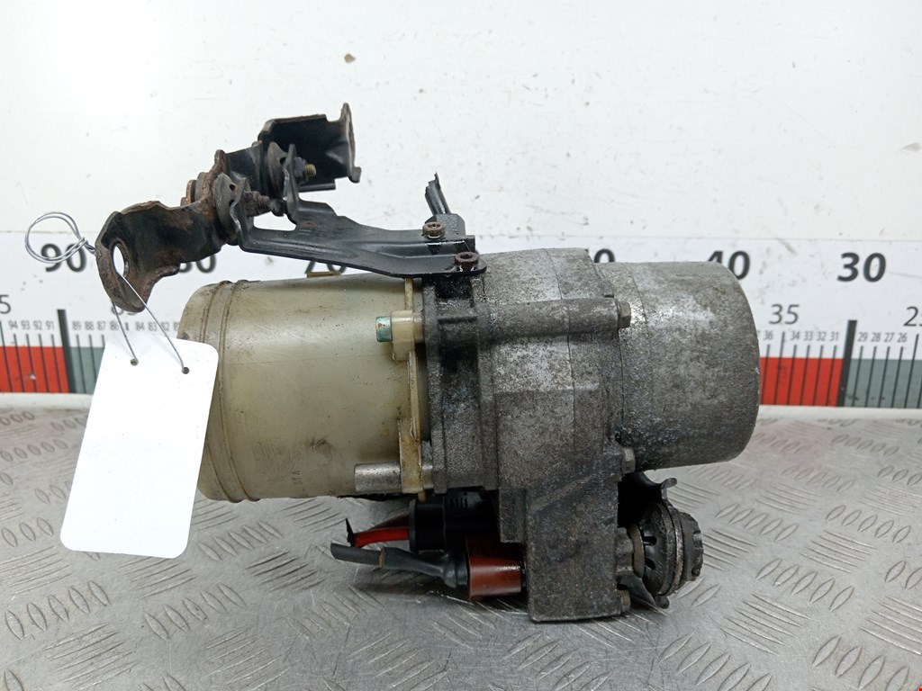 Насос гидроусилителя руля (ГУР) VOLKSWAGEN Polo IV 2001-2009