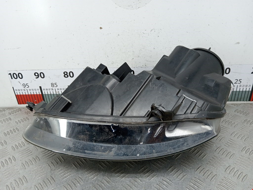 Фара правая VOLKSWAGEN Golf V 2003-2009