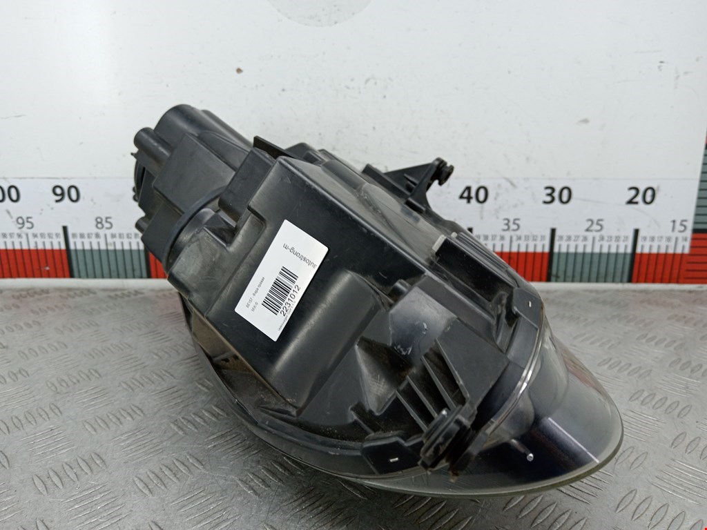 Фара правая VOLKSWAGEN Golf V 2003-2009