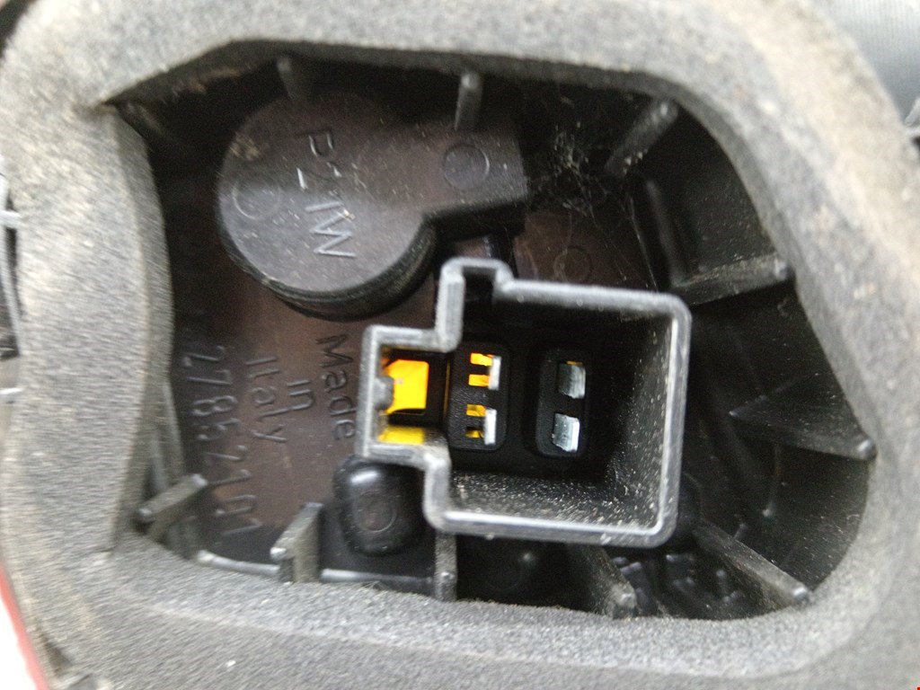 Фонарь задний левый MITSUBISHI Colt Z3 2003-2012