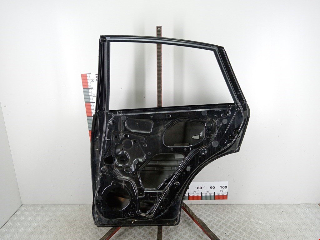 Дверь задняя правая INFINITI QX56/QX80 2004-2010
