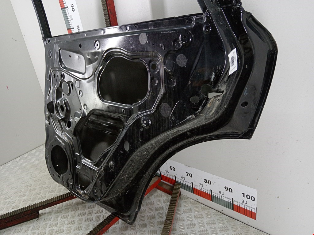 Дверь задняя правая INFINITI QX56/QX80 2004-2010