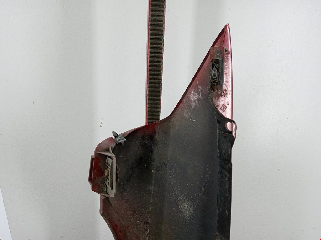 Крыло переднее правое RENAULT Laguna 2001-2007