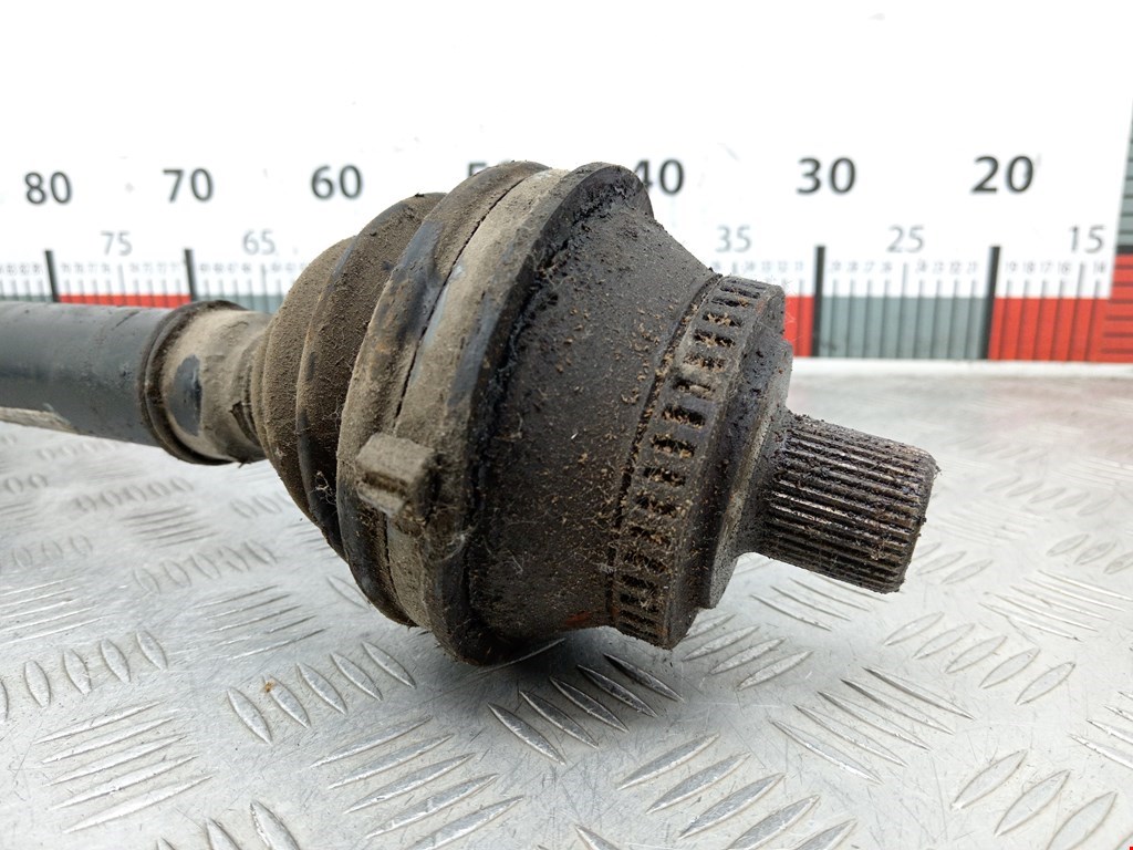 Полуось (привод, приводной вал) передняя левая AUDI A6 C5 1997-2004