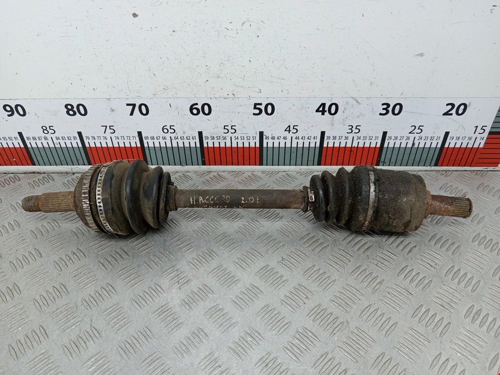 Полуось (привод, приводной вал) передняя правая HONDA Accord VI 1998-2002