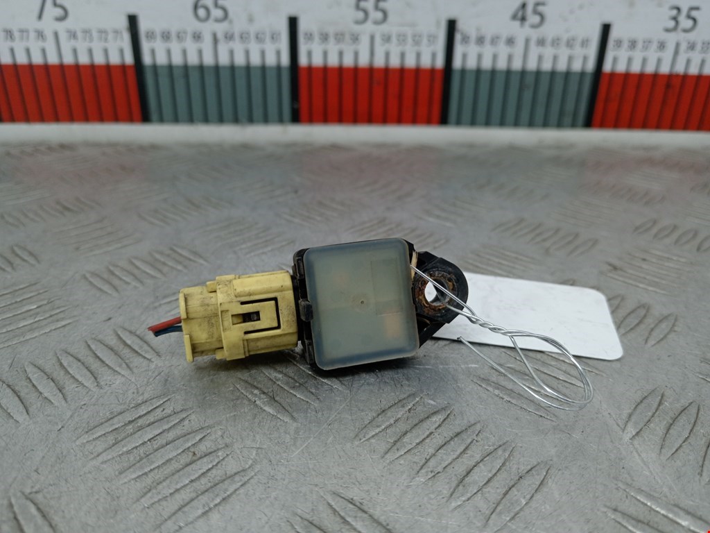 Датчик AIR BAG (подушек безопасности) HYUNDAI i30 2007-2012