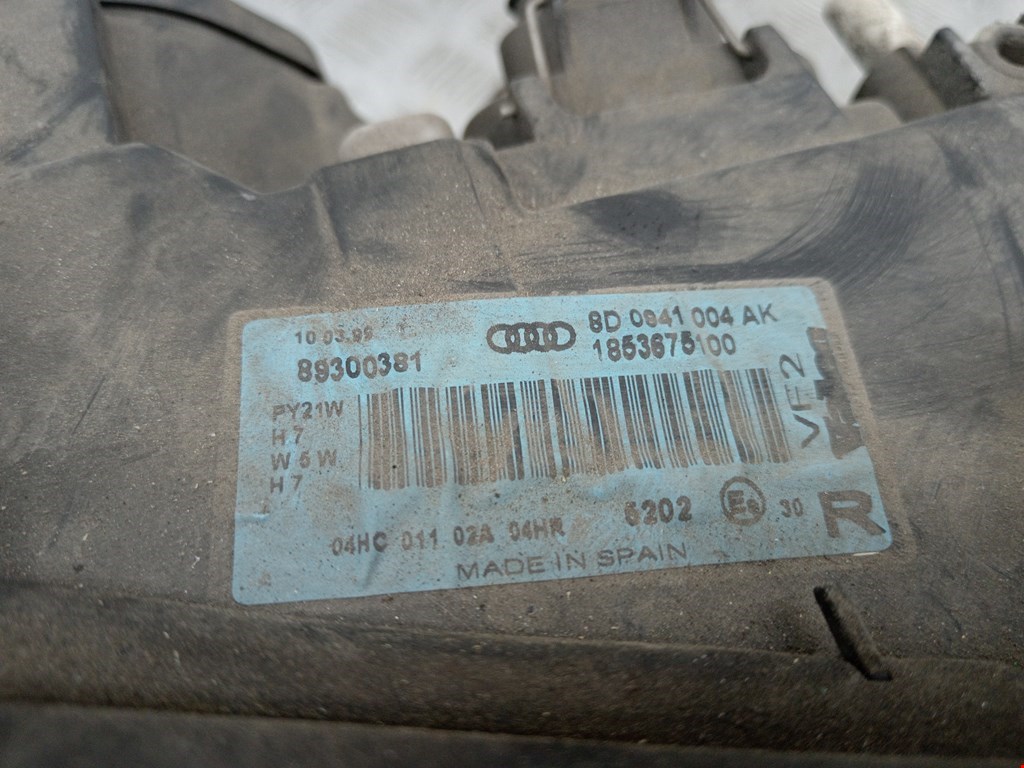 Фара правая AUDI A4 B5 1995-2001