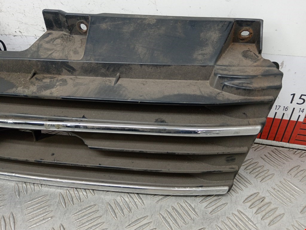 Решетка радиатора DAIHATSU Gran Move 1996-2002