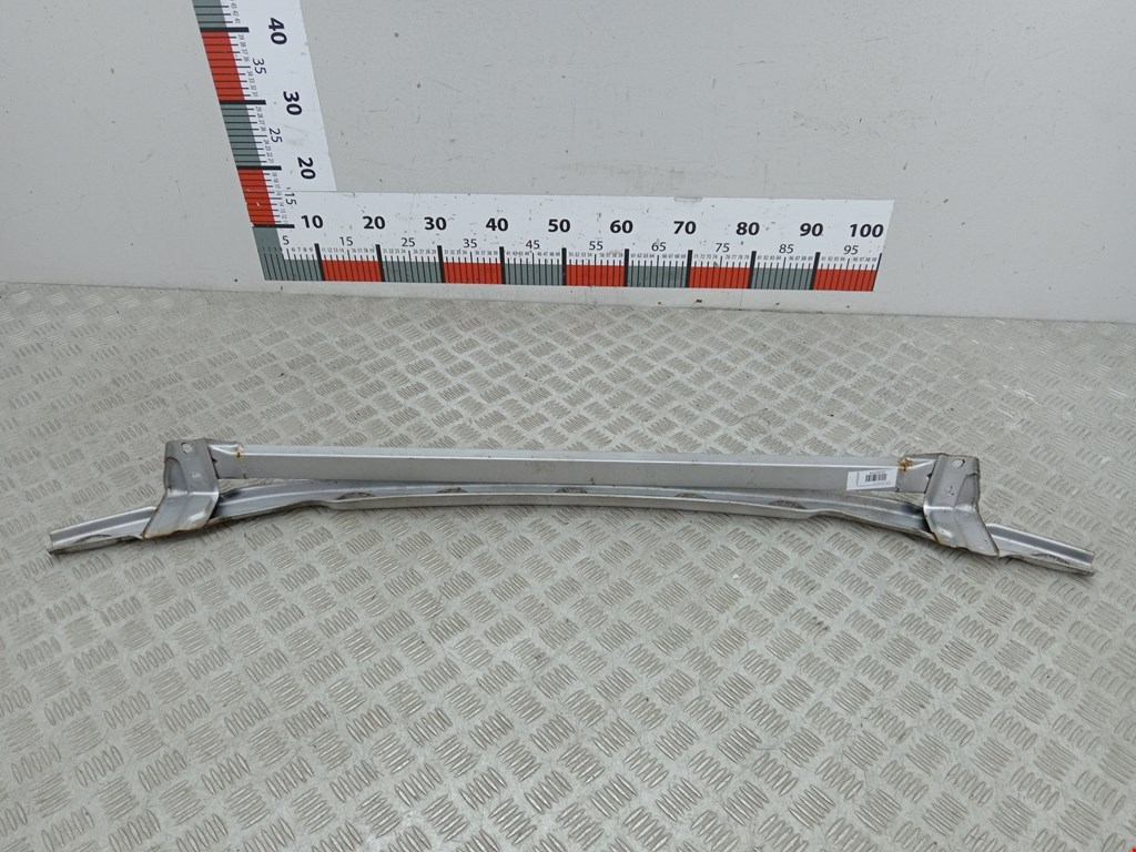 Кронштейн переднего бампера центральный DAIHATSU Gran Move 1996-2002