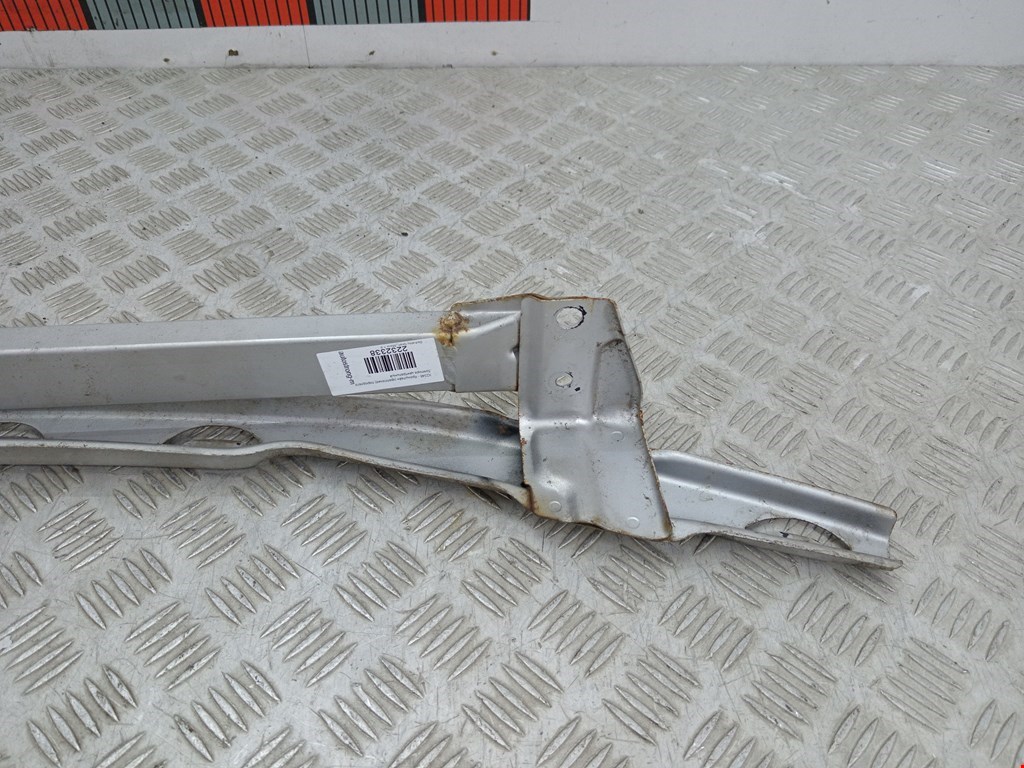 Кронштейн переднего бампера центральный DAIHATSU Gran Move 1996-2002