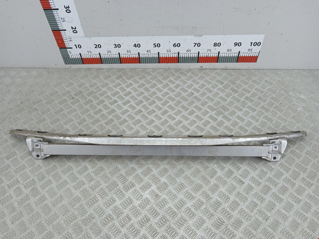 Кронштейн переднего бампера центральный DAIHATSU Gran Move 1996-2002