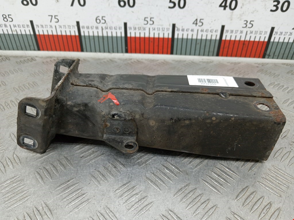 Отбойник бампера передний левый Mercedes CLS-Class (W219) (2004-2010)