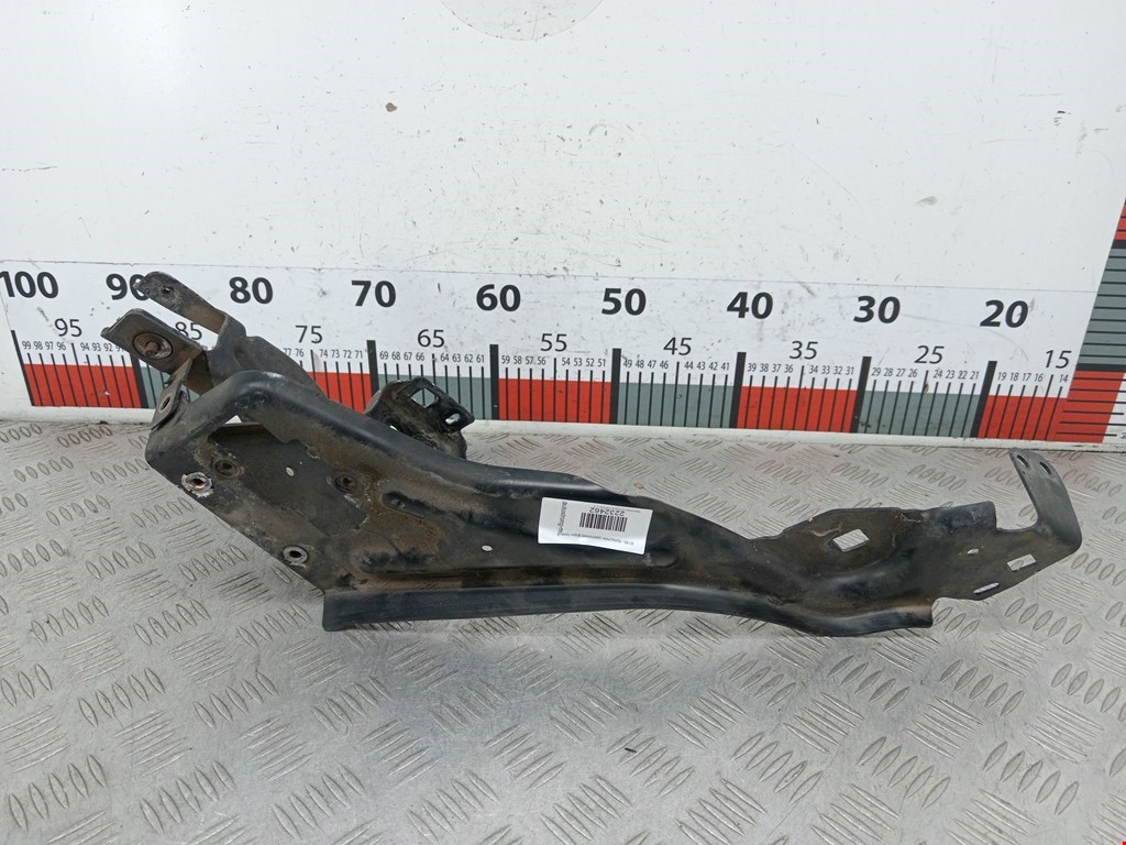 Кронштейн фары правый MERCEDES-BENZ C-Class C-klasse W204 2007-2015