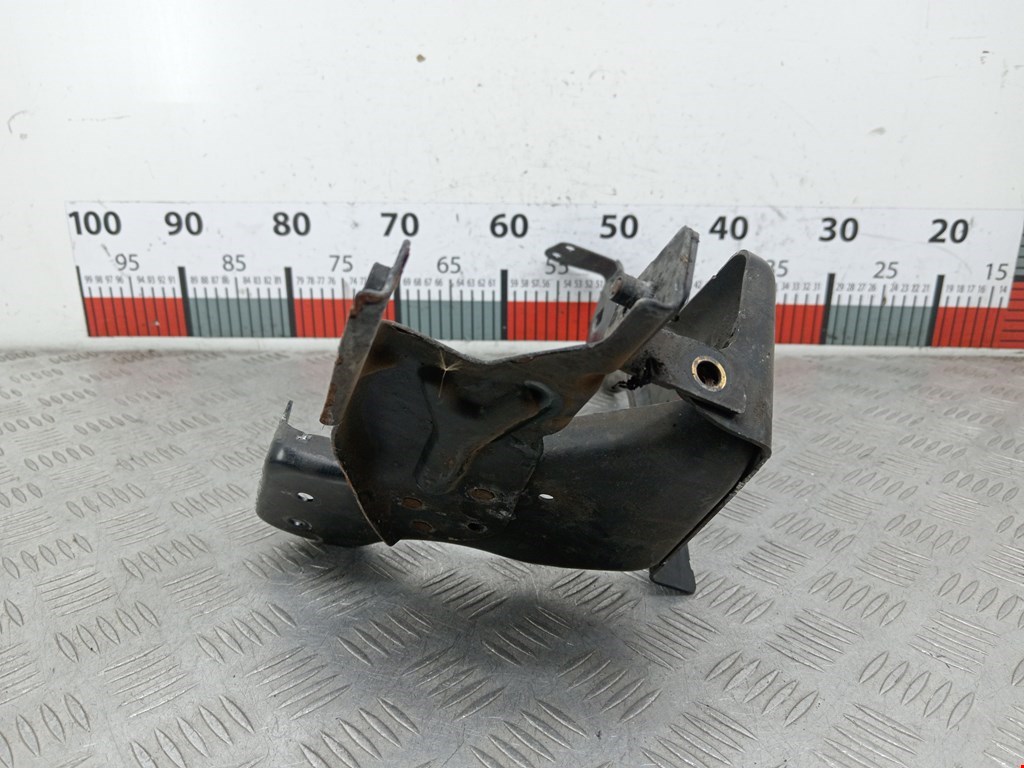 Кронштейн фары правый MERCEDES-BENZ C-Class C-klasse W204 2007-2015