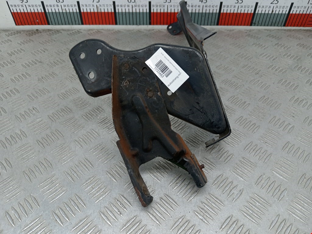 Кронштейн фары левый MERCEDES-BENZ C-Class C-klasse W204 2007-2015