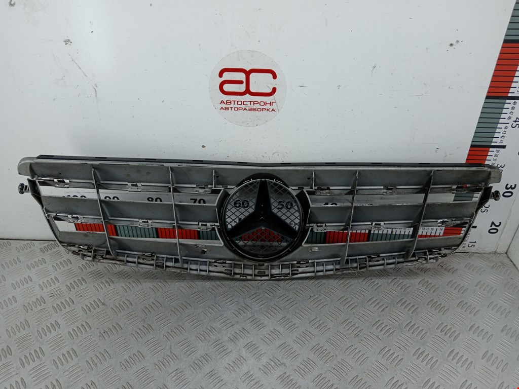 Решетка радиатора MERCEDES-BENZ C-Class C-klasse W204 2007-2015