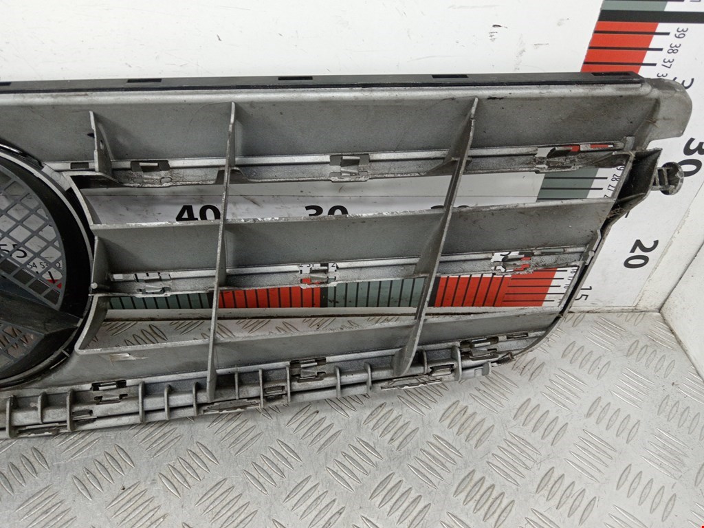 Решетка радиатора MERCEDES-BENZ C-Class C-klasse W204 2007-2015