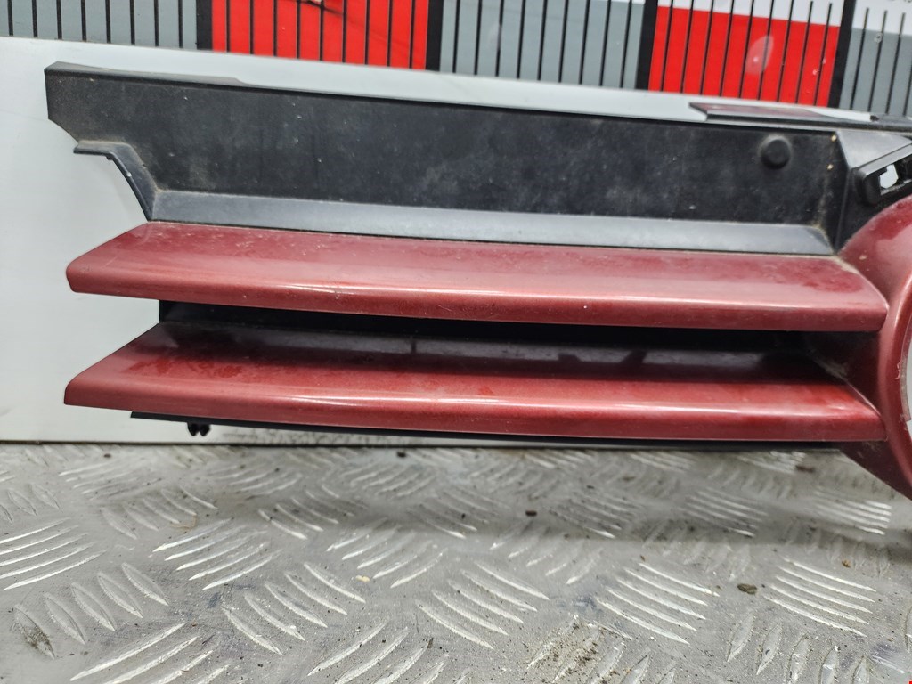 Решетка радиатора VOLKSWAGEN Golf IV 1997-2003