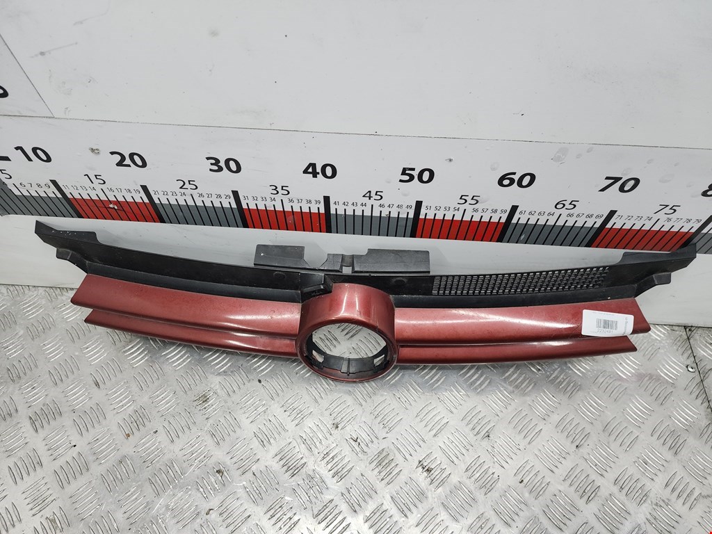 Решетка радиатора VOLKSWAGEN Golf IV 1997-2003