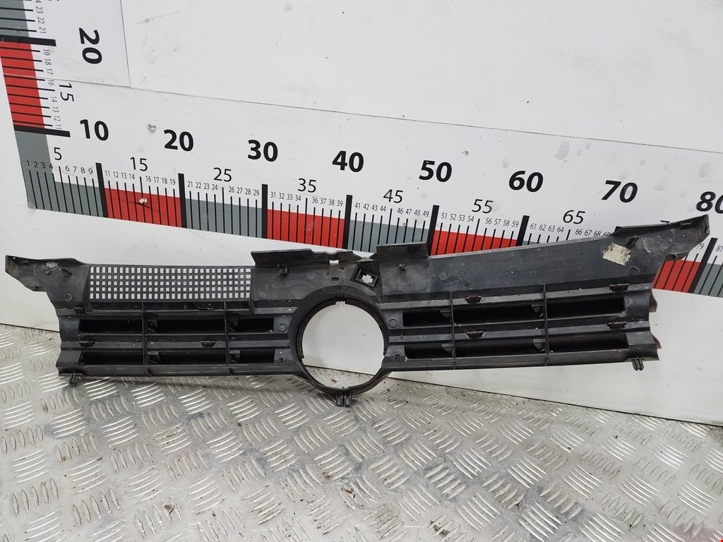 Решетка радиатора VOLKSWAGEN Golf IV 1997-2003