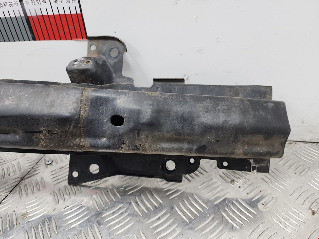 Усилитель переднего бампера (передний) VOLKSWAGEN Golf IV 1997-2003