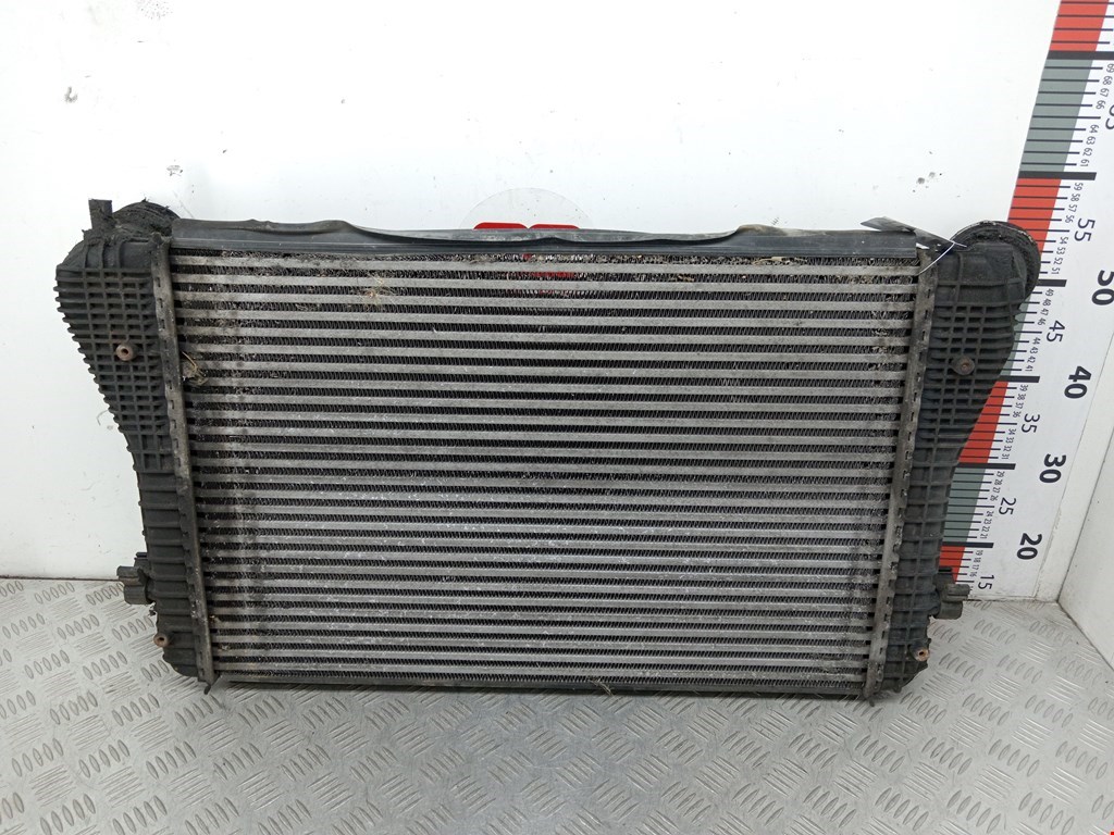 Интеркулер (радиатор интеркулера) VOLKSWAGEN Touran 2003-2010