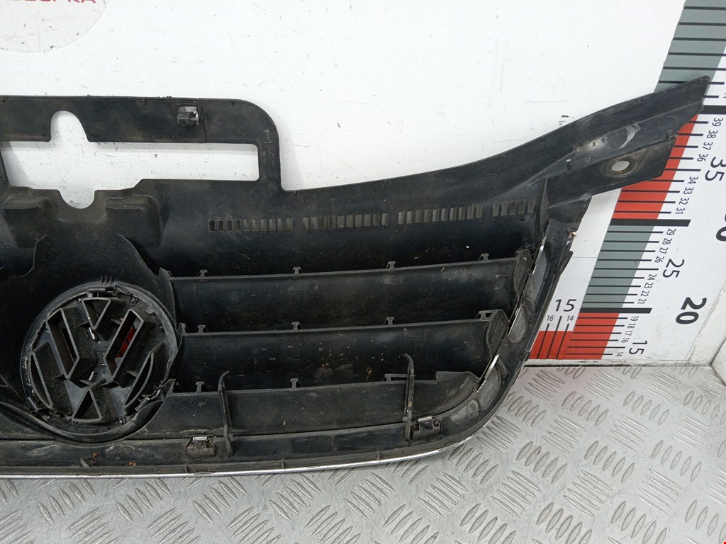 Решетка радиатора VOLKSWAGEN Touran 2003-2010