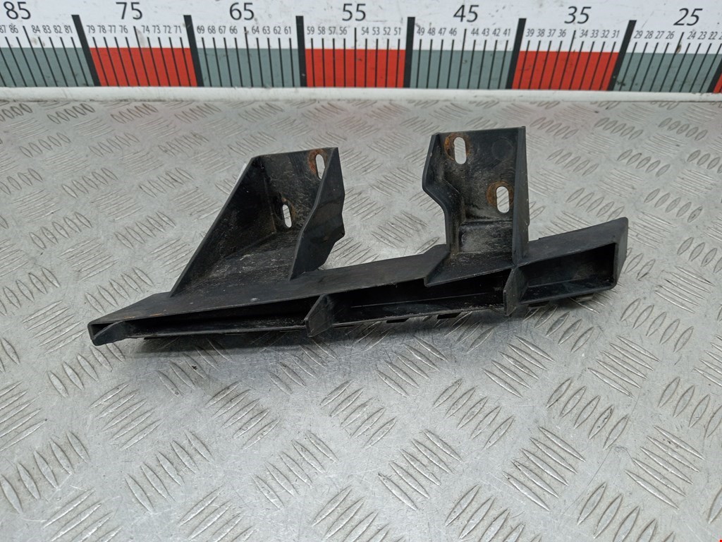 Кронштейн переднего бампера правый AUDI Q7 I 2006-2015