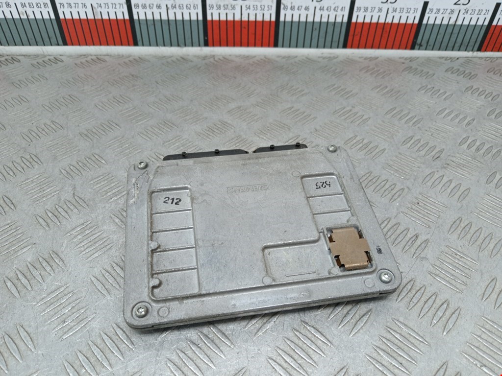 Блок управления двигателя (ЭБУ) SKODA Fabia MK1 1999-2006