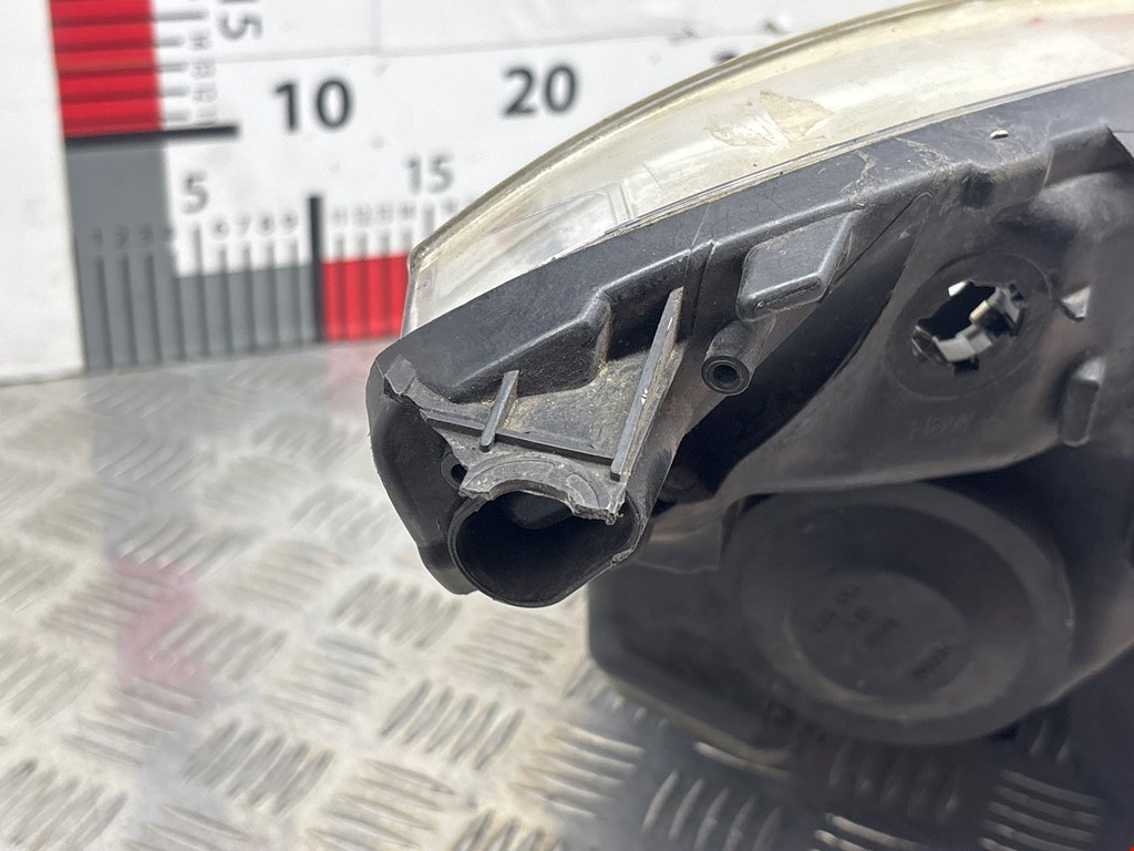 Фара левая CITROEN C4 Picasso 2006-2013