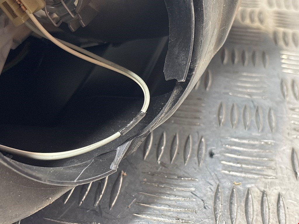 Фара левая CITROEN C4 Picasso 2006-2013