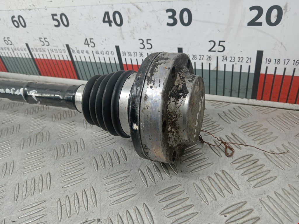 Полуось (привод, приводной вал) передняя правая VOLKSWAGEN Touareg 2002-2010