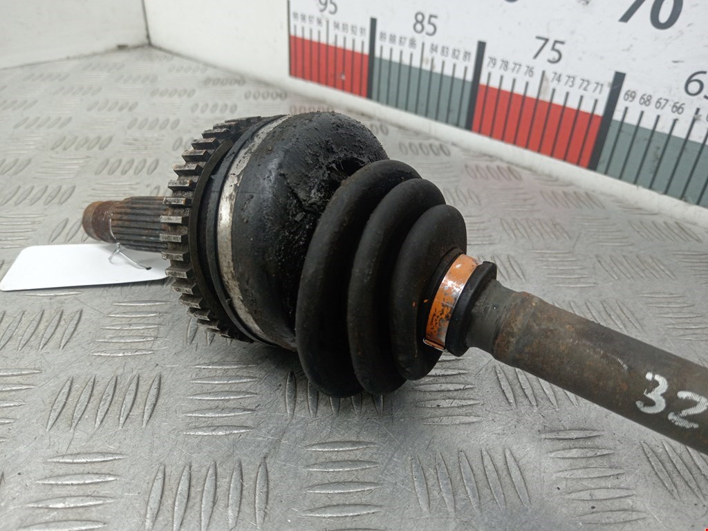 Полуось (привод, приводной вал) передняя левая MAZDA 323 BA 1994-1998