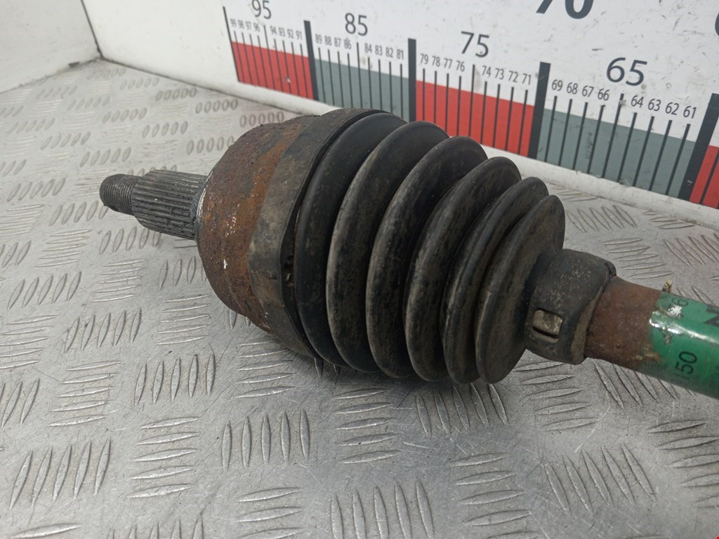 Полуось (привод, приводной вал) передняя левая FORD Expedition 1996-2003