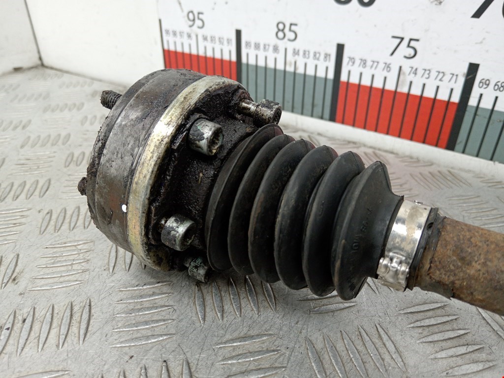 Полуось (привод, приводной вал) передняя левая SKODA Octavia A4 1U- 1997-2010