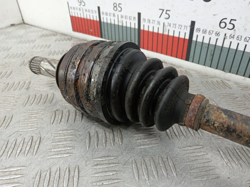 Полуось (привод, приводной вал) передняя левая OPEL Corsa B 1993-2000