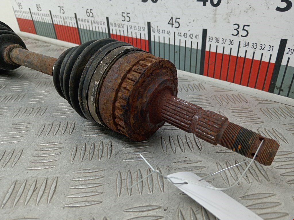 Полуось (привод, приводной вал) передняя левая OPEL Corsa B 1993-2000