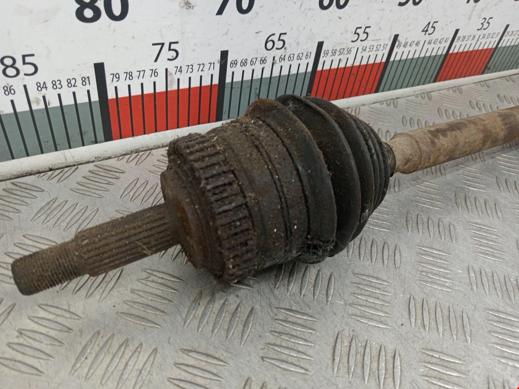 Полуось (привод, приводной вал) передняя левая RENAULT Laguna 1993-2000