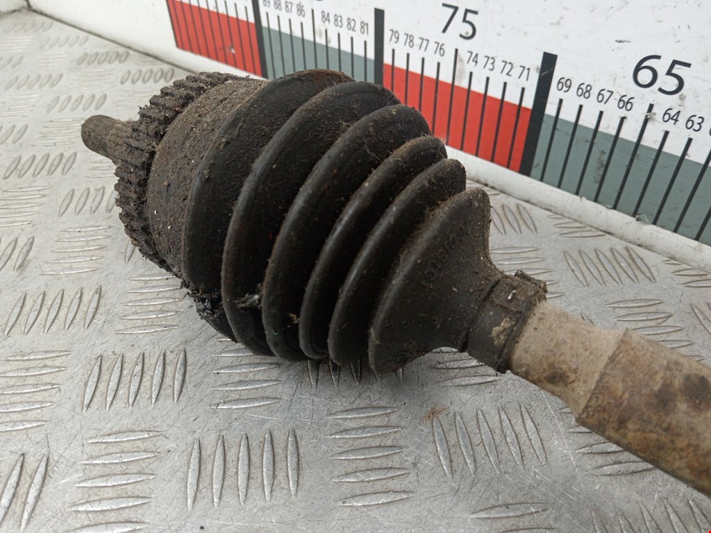 Полуось (привод, приводной вал) передняя левая RENAULT Laguna 1993-2000