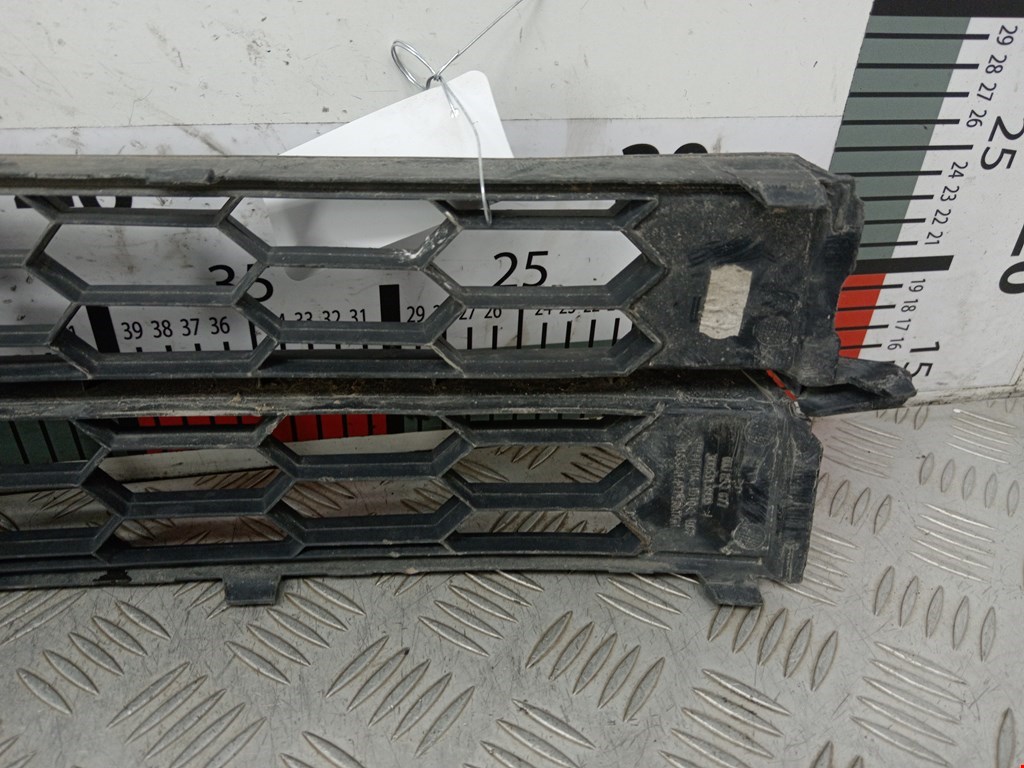 Решетка в бампер SKODA Rapid 2012-2020