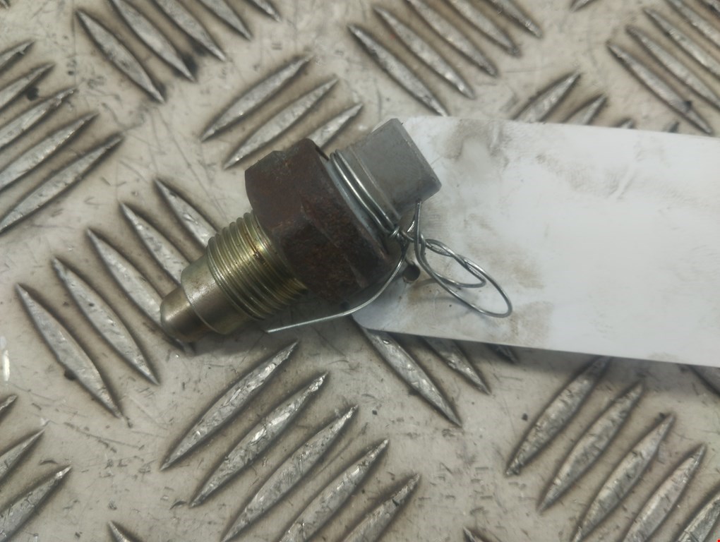 Датчик включения заднего хода TOYOTA Avensis 2003-2008