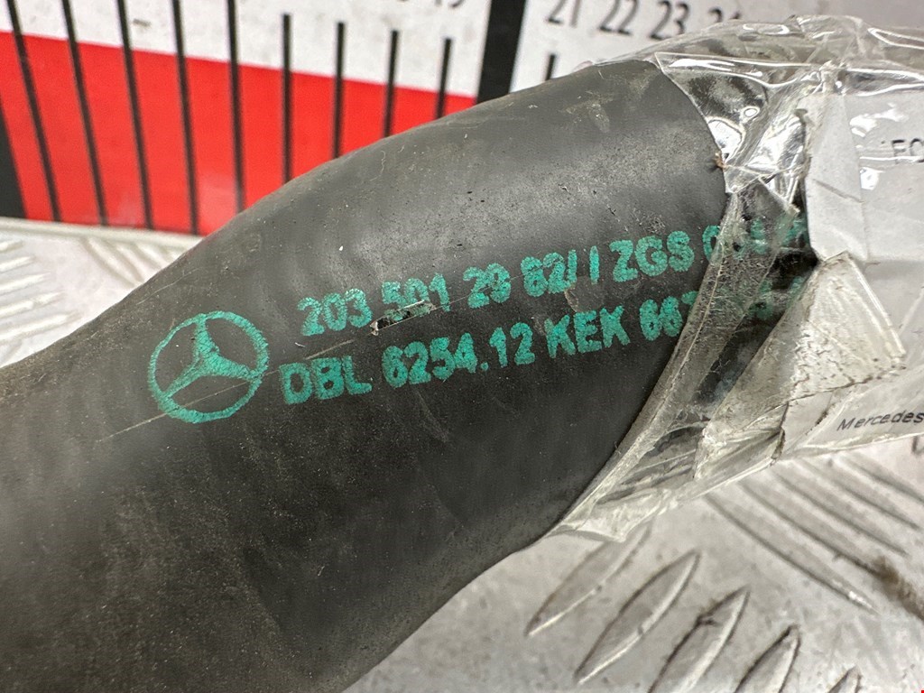 Патрубок MERCEDES-BENZ C-Class C-klasse W203 2000-2007
