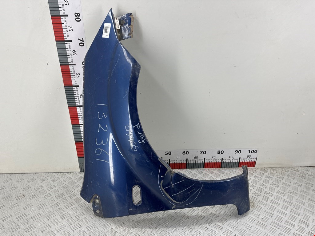 Крыло переднее правое Ford Fiesta 5 (2002-2008)